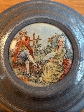 VTG Aluminum Powder Puff Wind Up Music Box Courting Scene